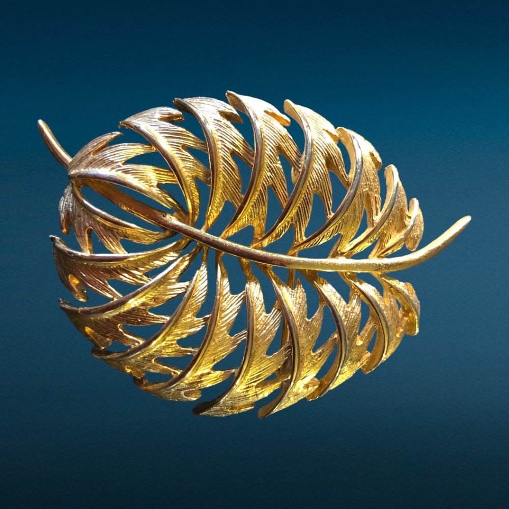 VINTAGE GOLD TONE Double Leaf Open Metalwork Brooch Pin